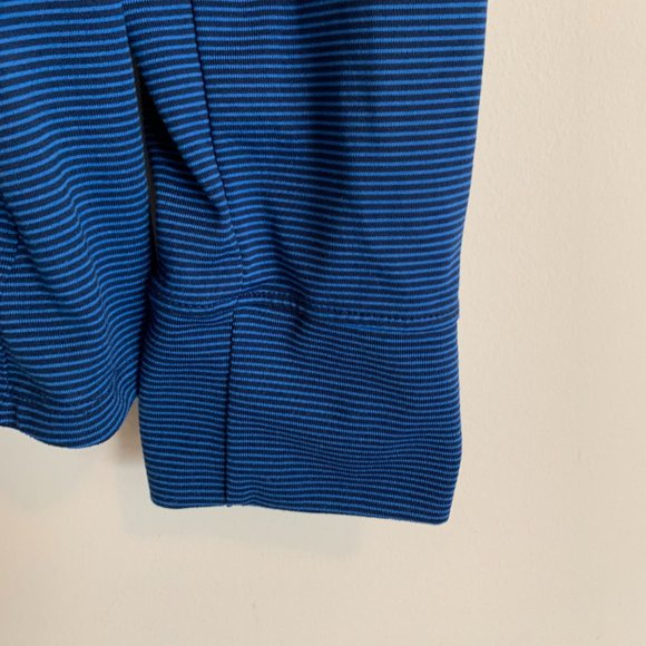 Under Armour Women’s All Season Gear Semi-Fitted Quarter Zip Pullover - Picture 4 of 7